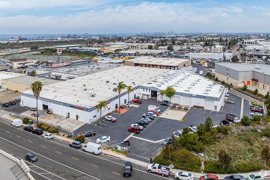 More Photos Of 131 W 33rd St, National City Warehouse For Lease