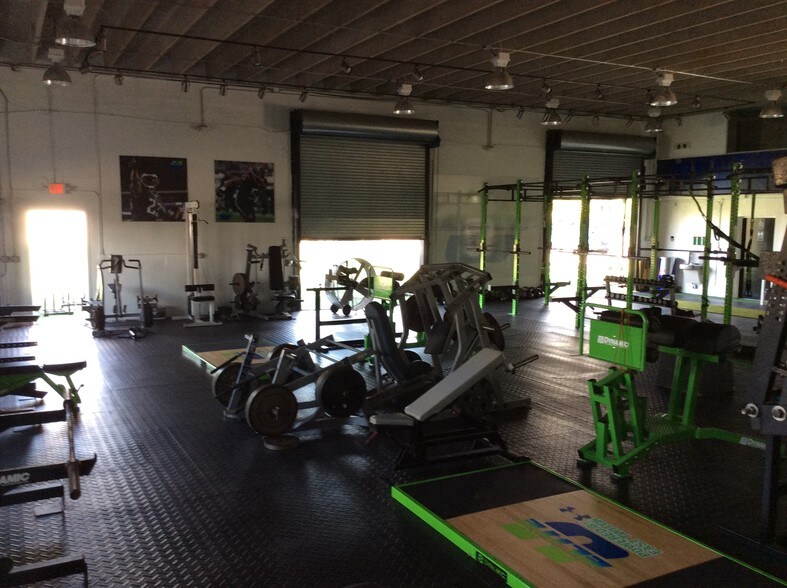 More Photos Of 3075 SW 28th St, Miami Warehouse For Lease