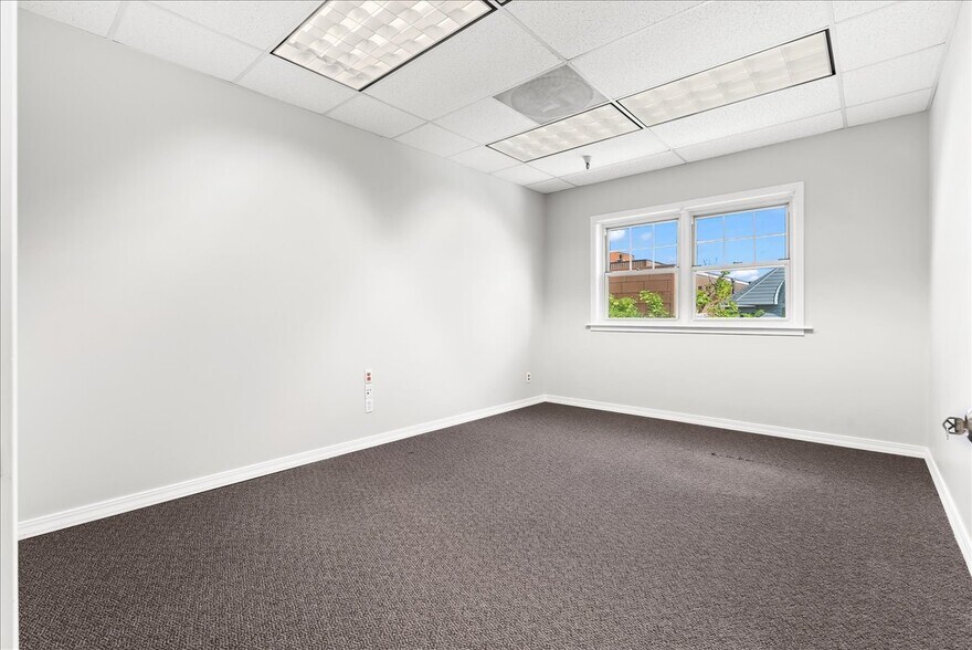 More Photos Of 2052 Prospector Ave, Park City Storefront Retail Office For Lease