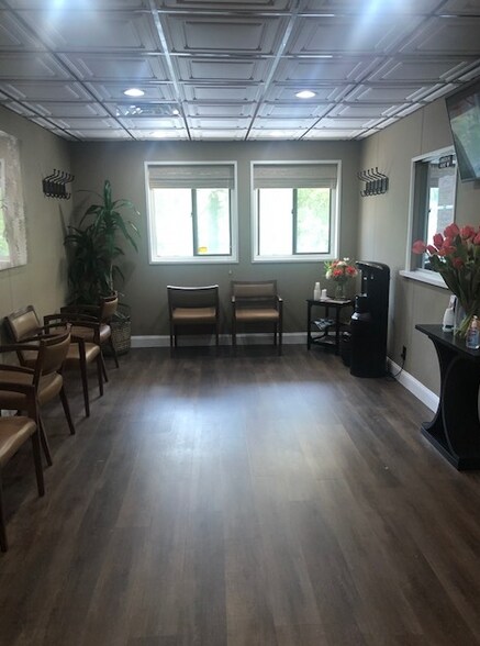 More Photos Of 20 Hospital Dr, Toms River Medical For Lease