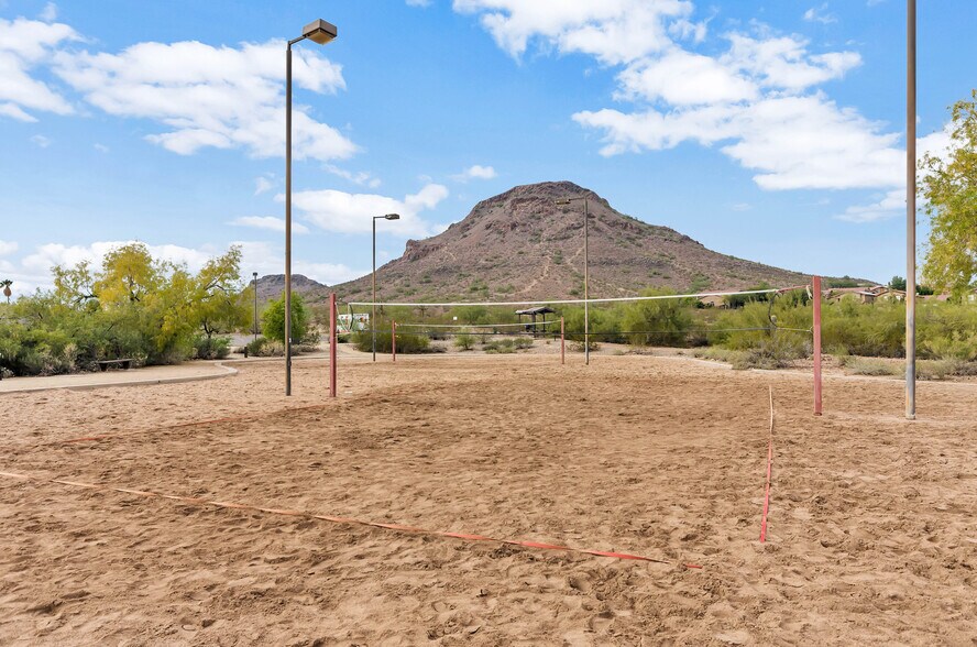 More Photos Of 1927 E Crocus Dr, Phoenix Specialty For Sale