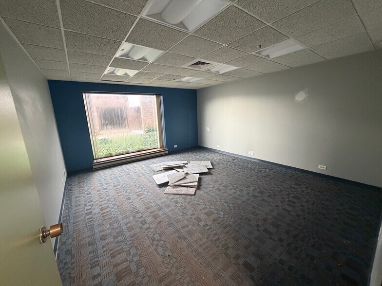 More Photos Of 1475 S Wheeling Rd, Wheeling Manufacturing For Lease