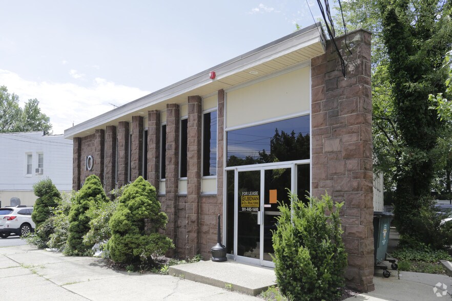 More Photos Of 10 W Ivy Ln, Englewood Office For Lease