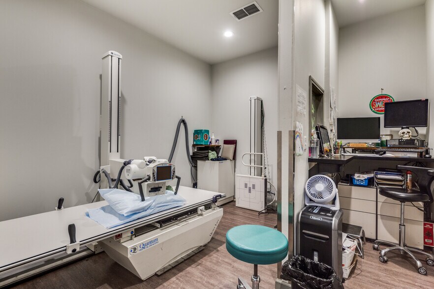 More Photos Of 2122 Babcock Rd, San Antonio Medical For Sale