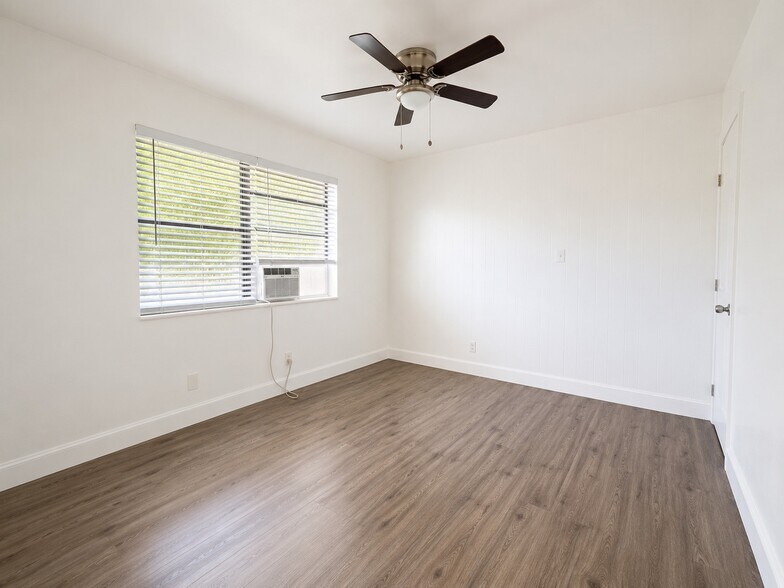 More Photos Of , Hollywood Multifamily For Sale