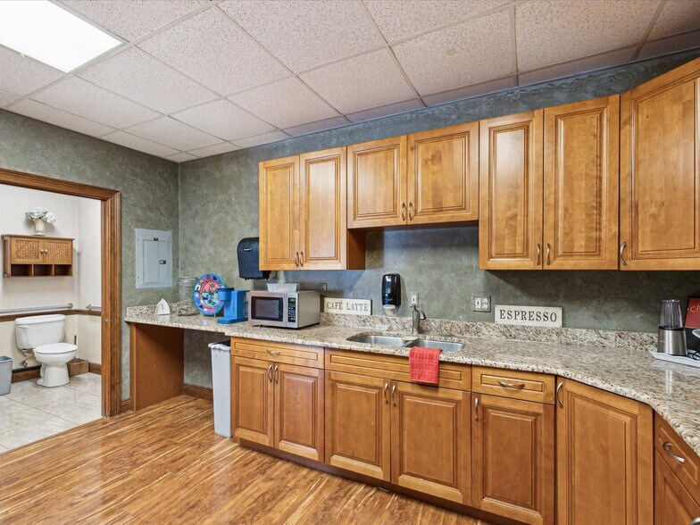 More Photos Of 2965 Roosevelt Blvd, Clearwater Office For Lease