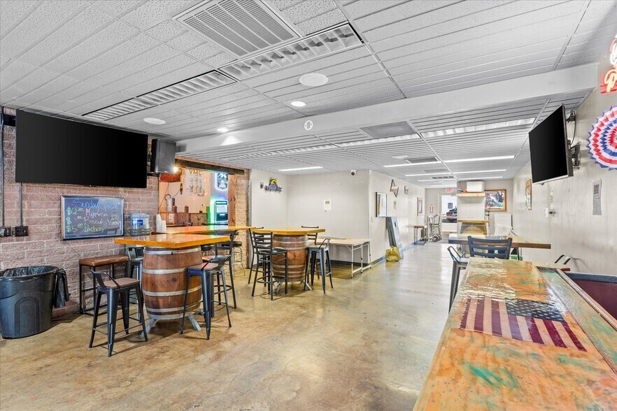 More Photos Of 315 5th St, Marysville Loft Creative Space For Sale