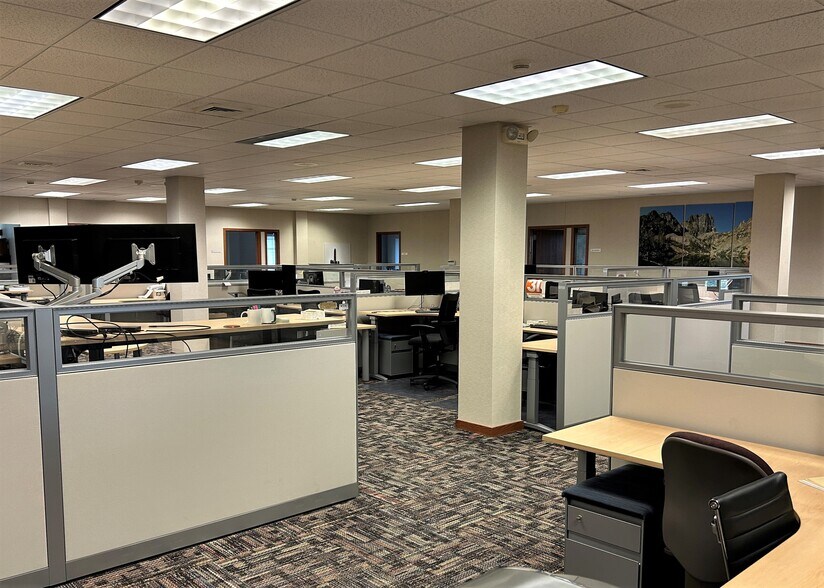 More Photos Of 1221 John Q Hammons Dr, Madison Office For Lease