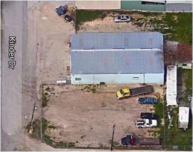 More Photos Of 61 Kinder, San Antonio Warehouse For Lease