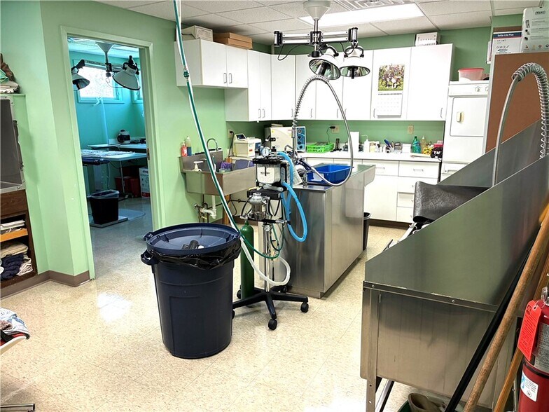 More Photos Of 1055 Denise Rd, Greece Veterinarian Kennel For Sale