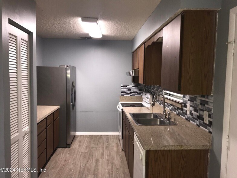 More Photos Of 1357 Kingsley Ave, Orange Park Apartments For Sale