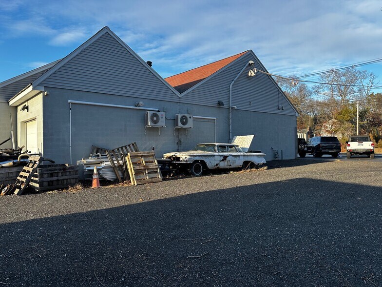 More Photos Of 119 E Grove St, Middleboro Auto Dealership For Sale