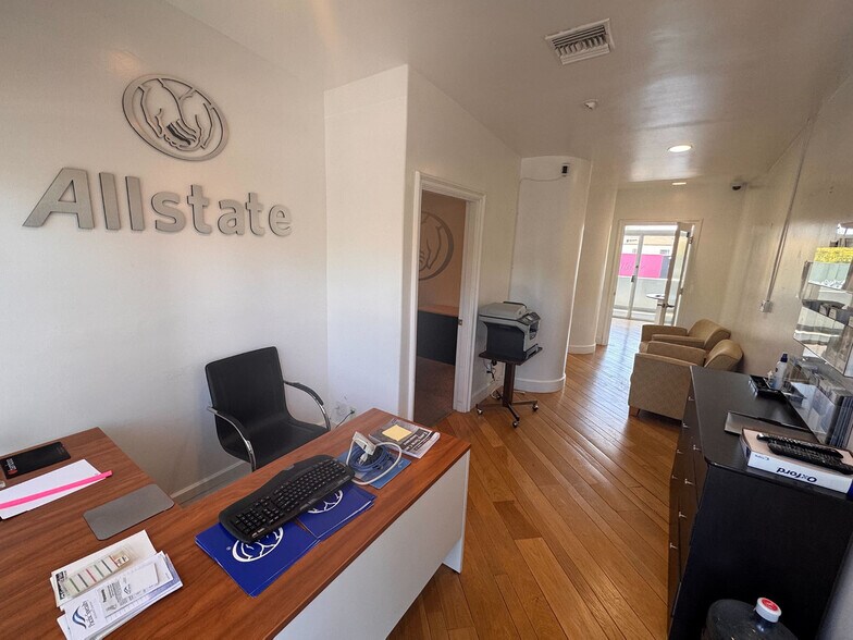 More Photos Of 1201-1209 Montana Ave, Santa Monica General Retail For Lease