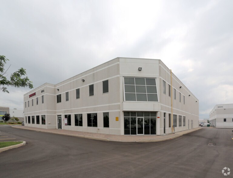 More Photos Of 8841 George Bolton Pky, Caledon Showroom For Lease