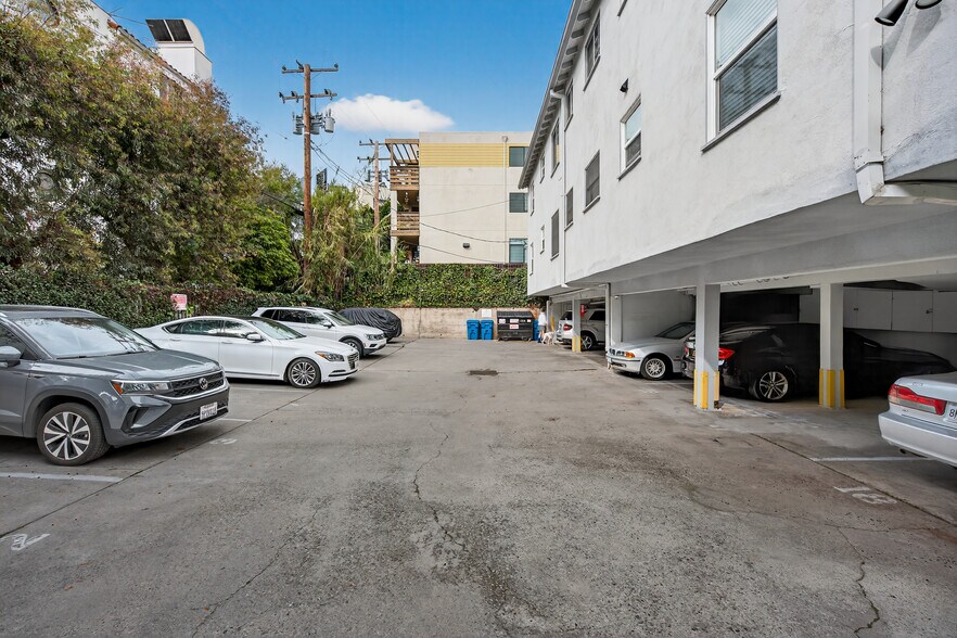 More Photos Of 1429 Havenhurst Dr, West Hollywood Apartments For Sale