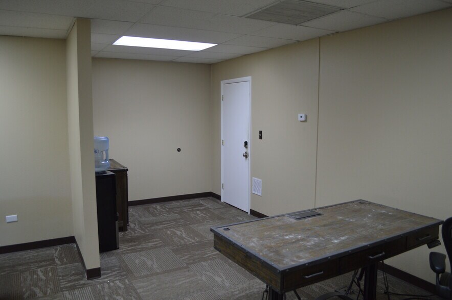 More Photos Of 1100 W Littleton Blvd, Littleton Loft Creative Space For Lease