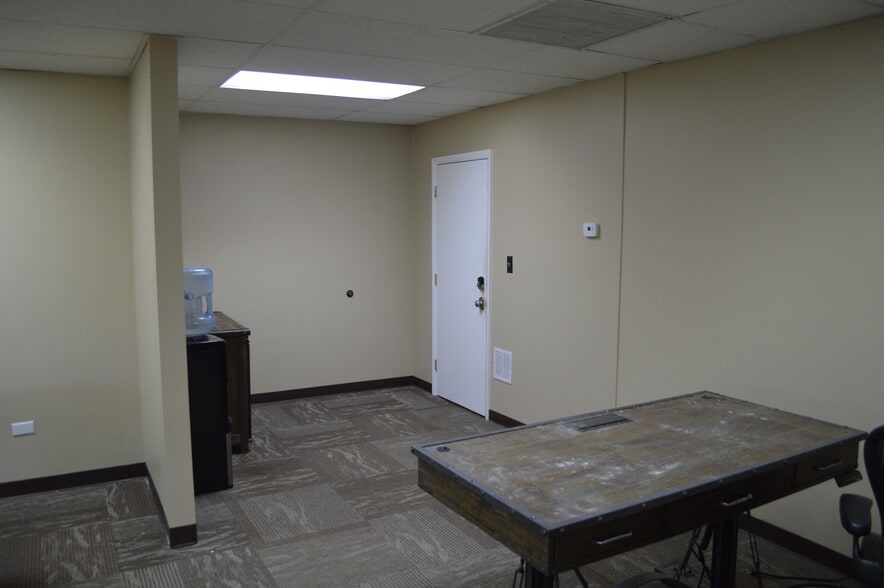 More Photos Of 1100 W Littleton Blvd, Littleton Loft Creative Space For Sale
