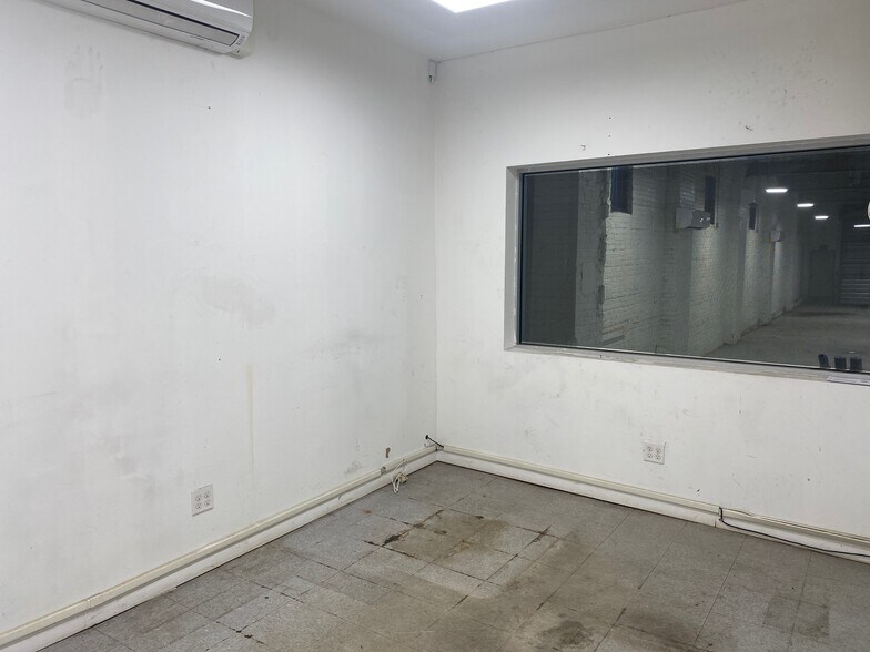 More Photos Of 180 Morgan Ave, Brooklyn Warehouse For Lease