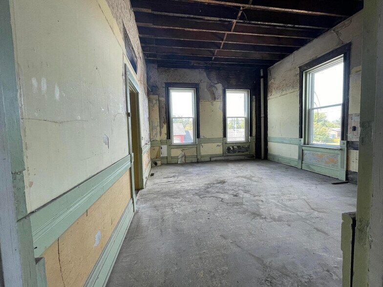 More Photos Of 99-101 Fraley st, Kane Flex For Sale