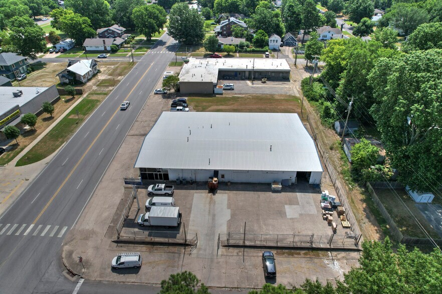 More Photos Of 1615 W Okmulgee St, Muskogee Freestanding For Sale