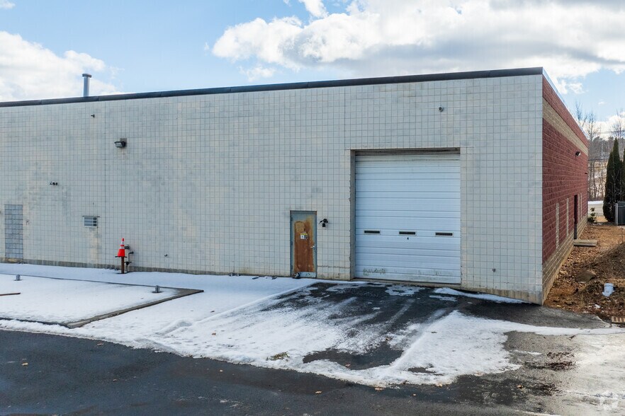 More Photos Of 144 Sturbridge Rd, Charlton Warehouse For Sale