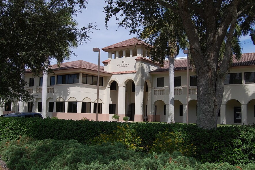 More Photos Of 1000 SE Monterey Commons Blvd, Stuart Unknown For Lease