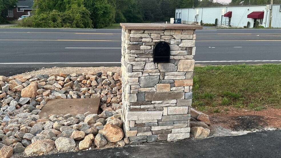 More Photos Of 9108 Warren H Abernathy Hwy, Spartanburg Light Manufacturing For Lease