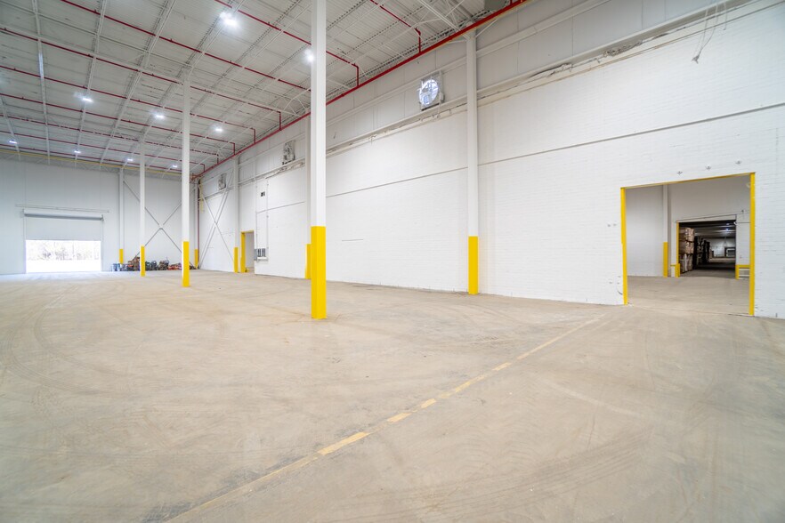 More Photos Of 1885 Alamac Rd, Lumberton Warehouse For Lease