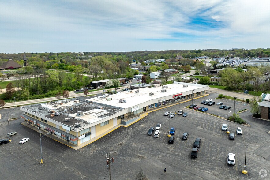 More Photos Of 4010 E State St, Rockford Office For Lease