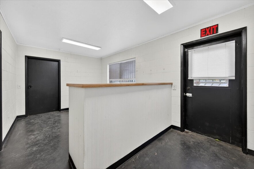 More Photos Of 749 N Plano St, Porterville Warehouse For Sale