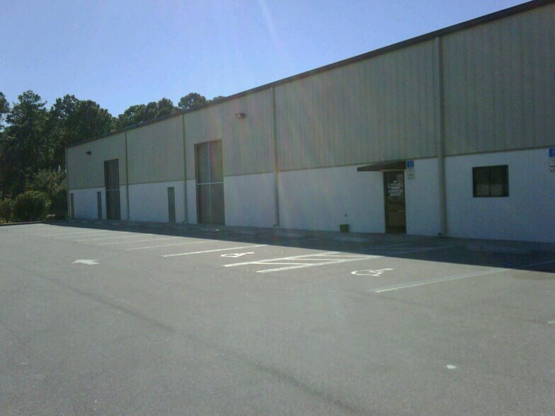 More Photos Of 245 Gus Hipp Blvd, Rockledge Warehouse For Lease