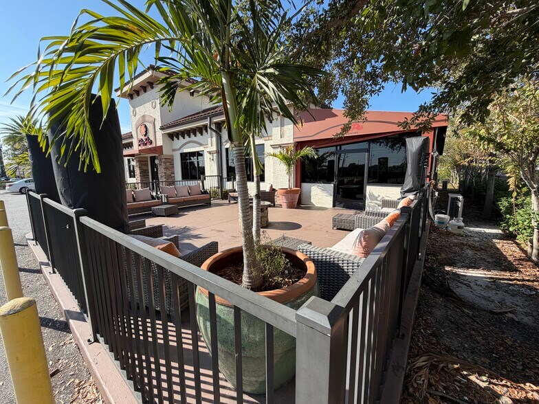 More Photos Of 5803 Precision Dr, Orlando Restaurant For Sale