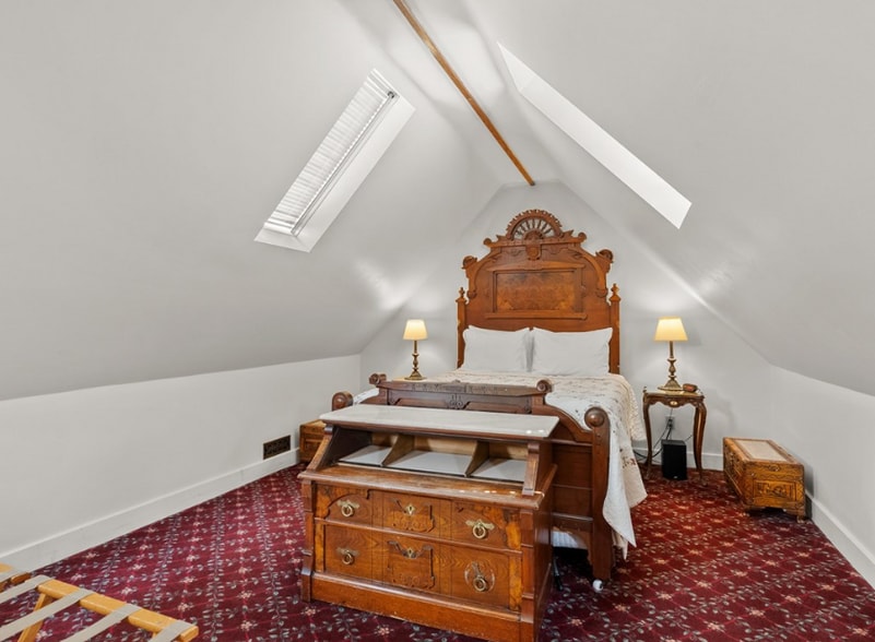 More Photos Of 908 Michigan St, Sturgeon Bay Hospitality For Sale