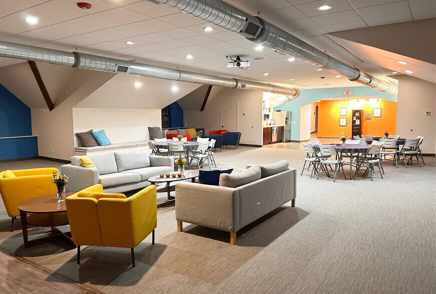 More Photos Of 2943 Riverside Dr, Cincinnati Office For Lease
