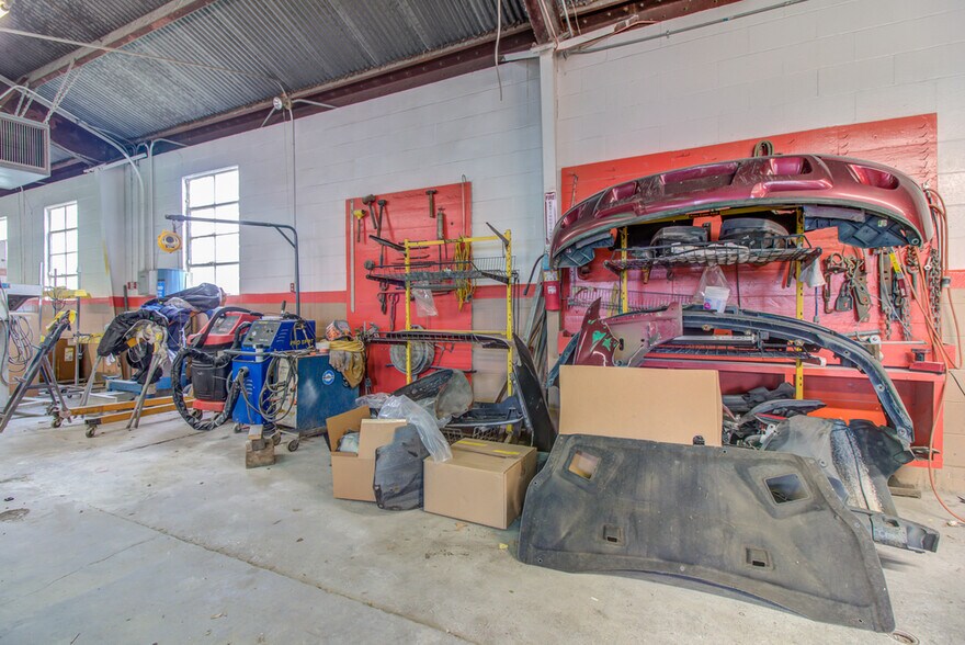 More Photos Of 1814 33rd Ave, Gulfport Auto Repair For Sale