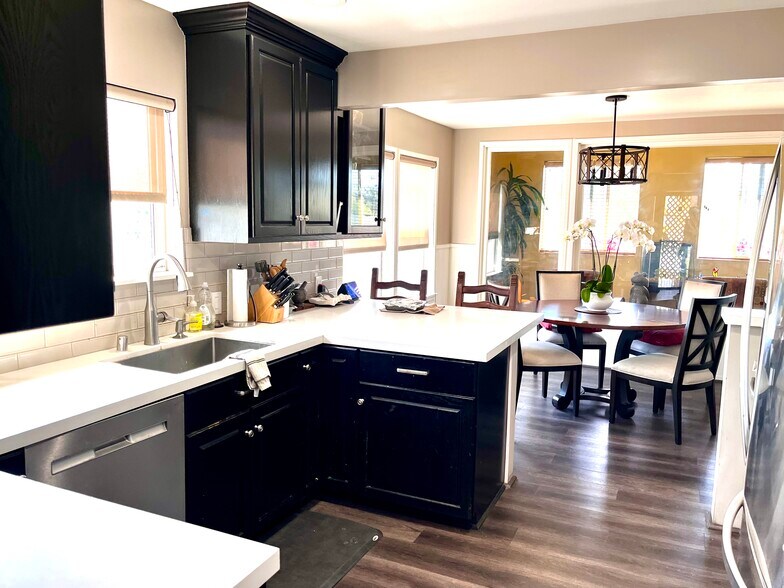 More Photos Of 10443-10445 Magnolia Blvd, North Hollywood Office Residential For Sale