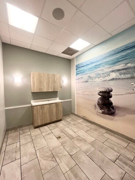 More Photos Of 1060 Cypress Pky, Kissimmee Medical For Lease