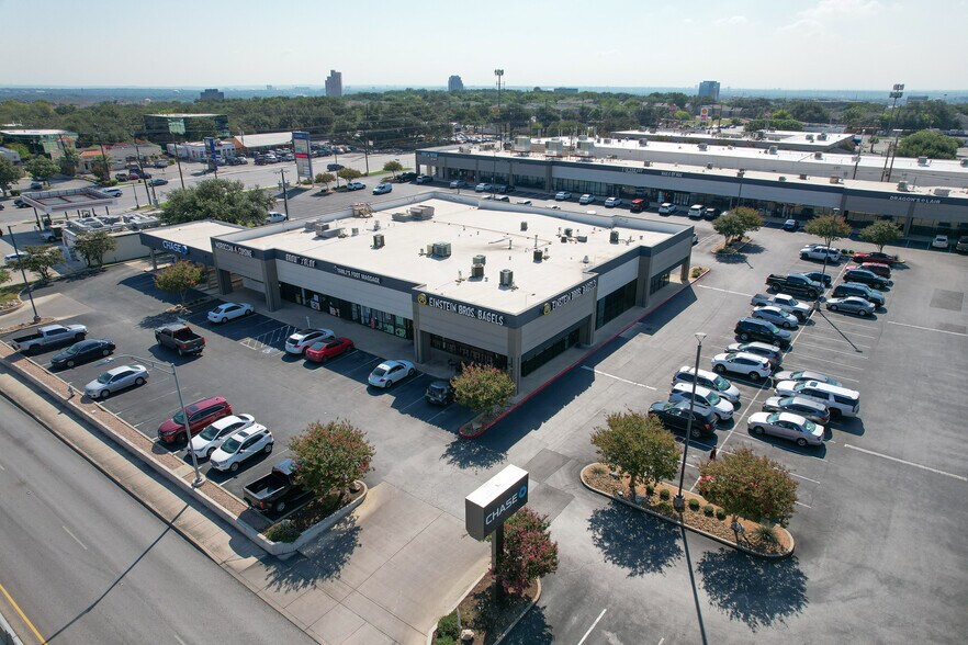 More Photos Of 7959 Fredericksburg Rd, San Antonio Unknown For Lease