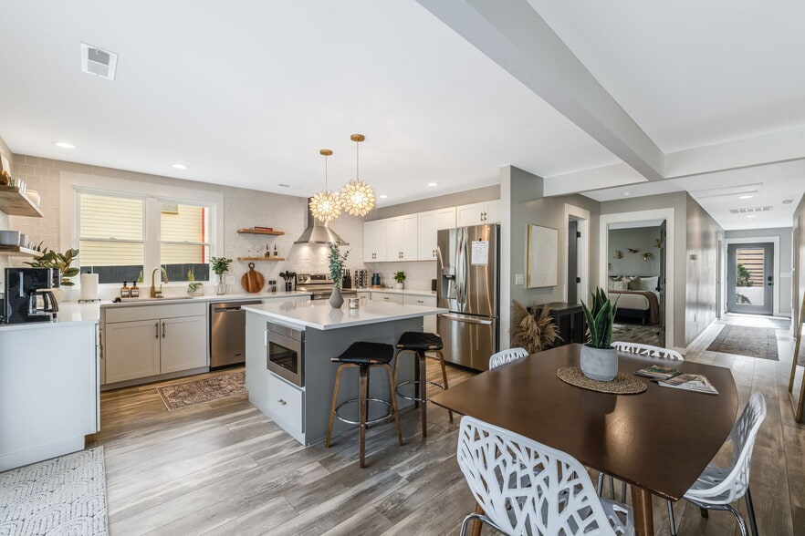 More Photos Of 4102 Soco Rd, Maggie Valley Hotel For Sale