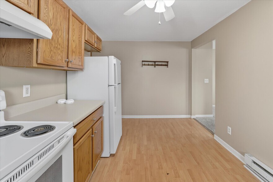 More Photos Of 135 E Main St, Woodville Storefront Retail Residential For Sale