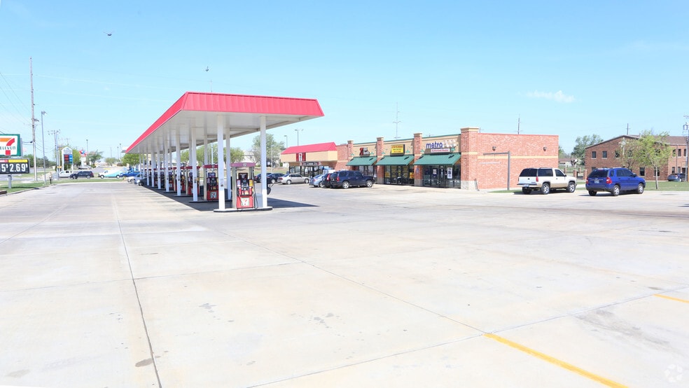 Primary Photo Of 4309-4321 SE 29th St, Oklahoma City Convenience Store For Lease