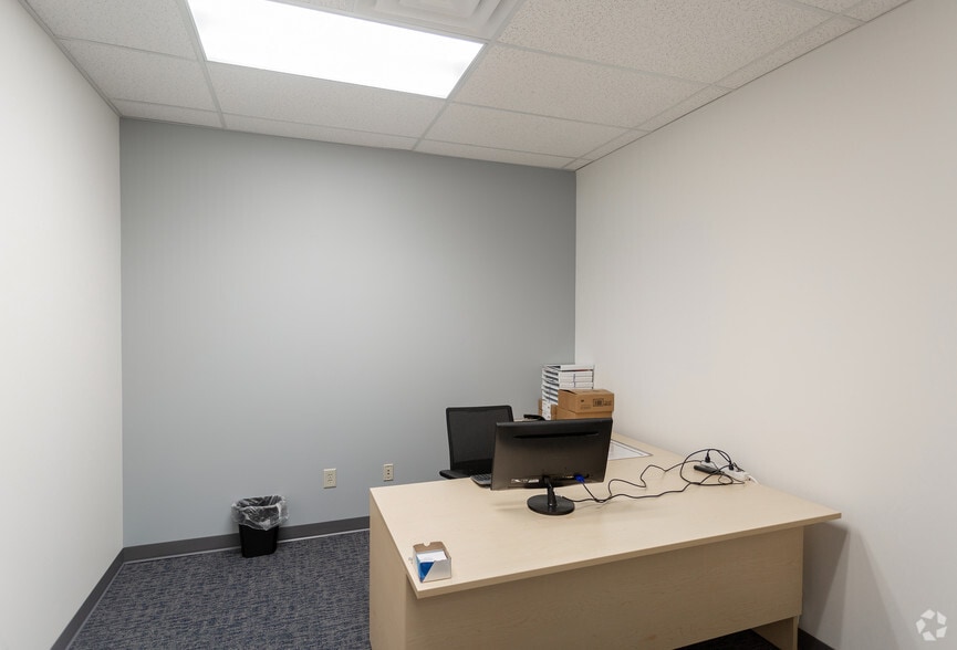 More Photos Of 9150 Harrison Park Ct, Indianapolis Light Distribution For Lease
