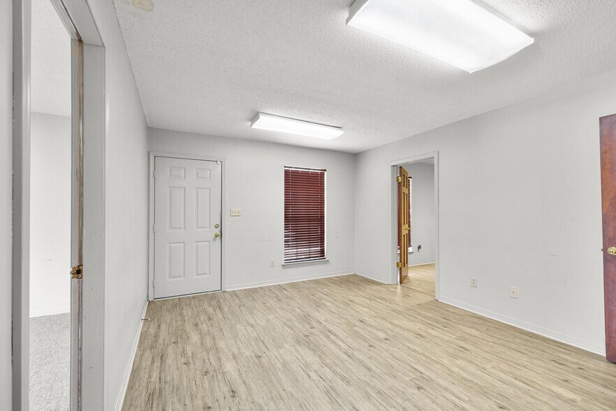 More Photos Of 8800 University Pky, Pensacola Medical For Sale