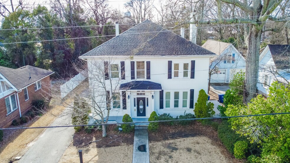 More Photos Of 104 W Candler St, Winder Medical For Sale