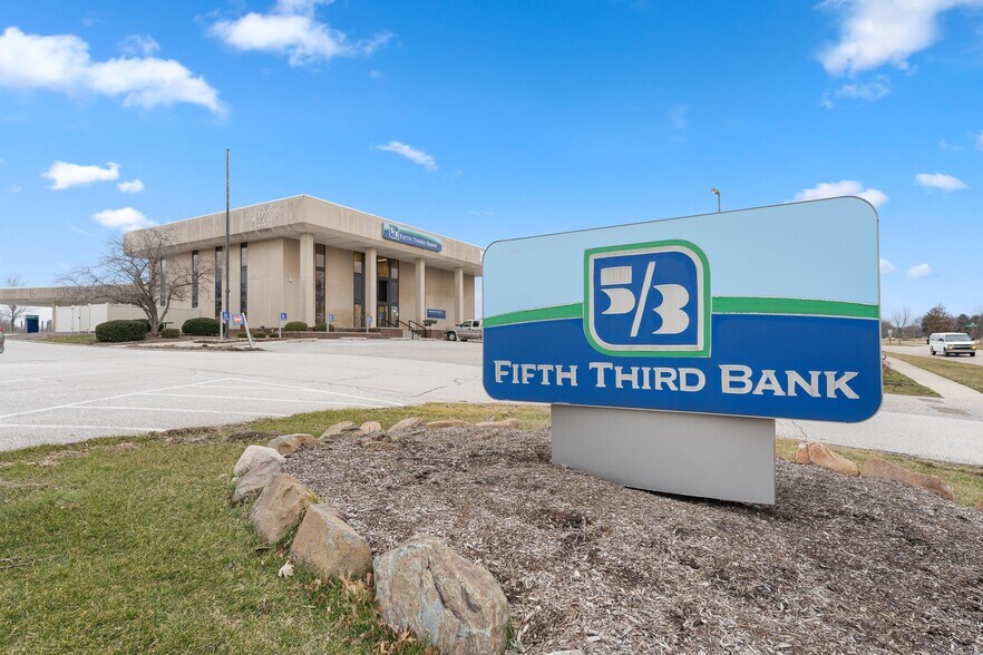 More Photos Of 808 Vale Park Rd, Valparaiso Bank For Sale