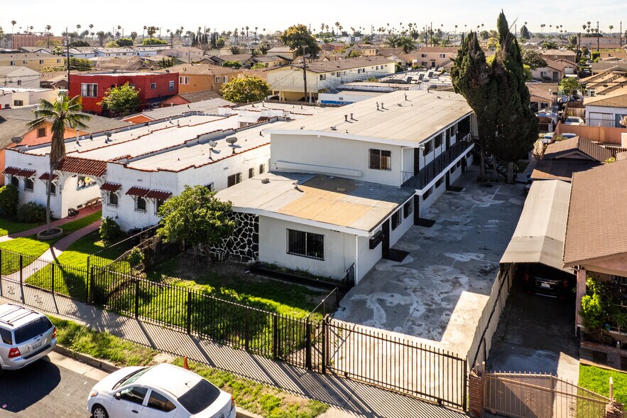 More Photos Of 732 W 76th St, Los Angeles Apartments For Sale
