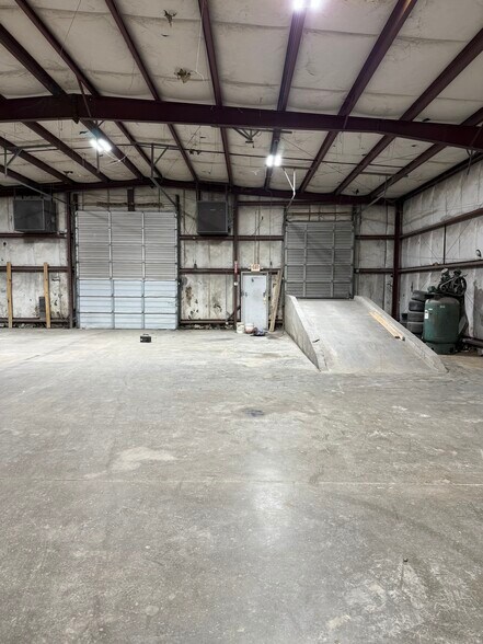 More Photos Of 4640 Damascus Rd, Memphis Warehouse For Lease