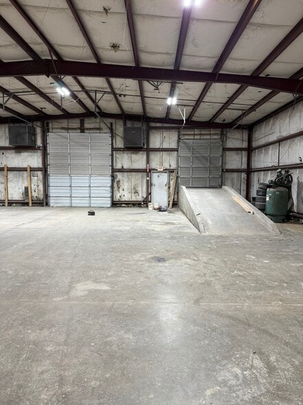 More Photos Of 4640 Damascus Rd, Memphis Warehouse For Lease