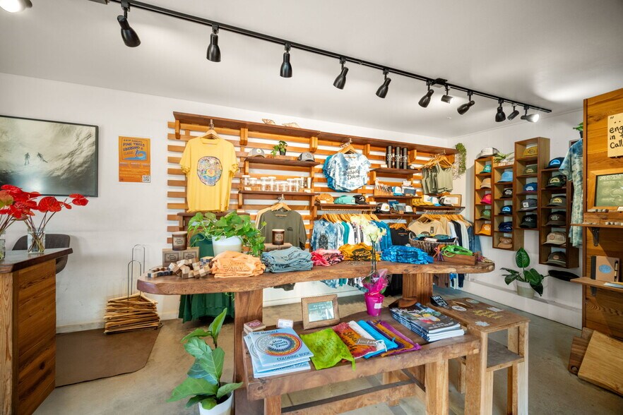 More Photos Of 5-5080 Kuhio Hwy, Hanalei Storefront Retail Office For Sale