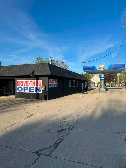 More Photos Of 325 N Sandusky Ave, Upper Sandusky Service Station For Sale